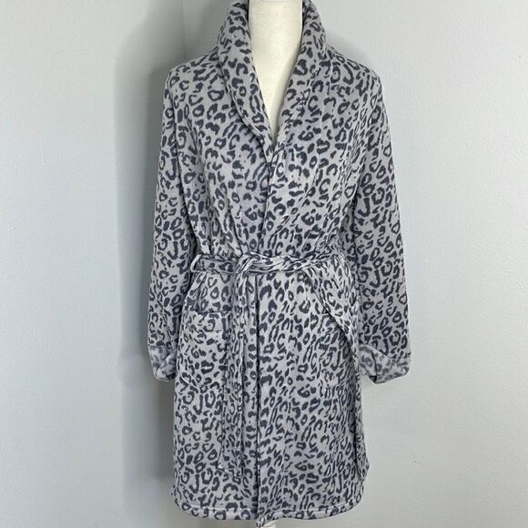 Victoria's Secret Other - Victoria Secret bathrobe. Leopard print. Belted waist. Interior ties. Size XS.